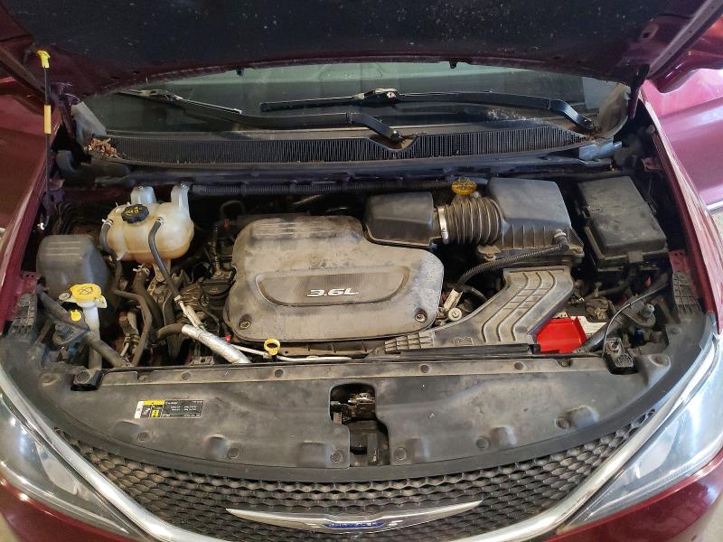 60754776 :رقم المزاد ، 2C4RC1EG8JR333841 vin ، 2018 Chrysler Pacifica مزاد بيع