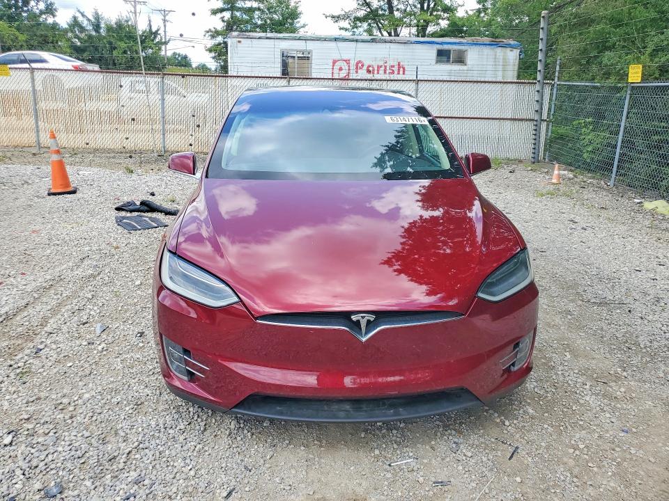 63147116 :رقم المزاد ، 5YJXCAE44GFF00040 vin ، 2016 Tesla Model X مزاد بيع