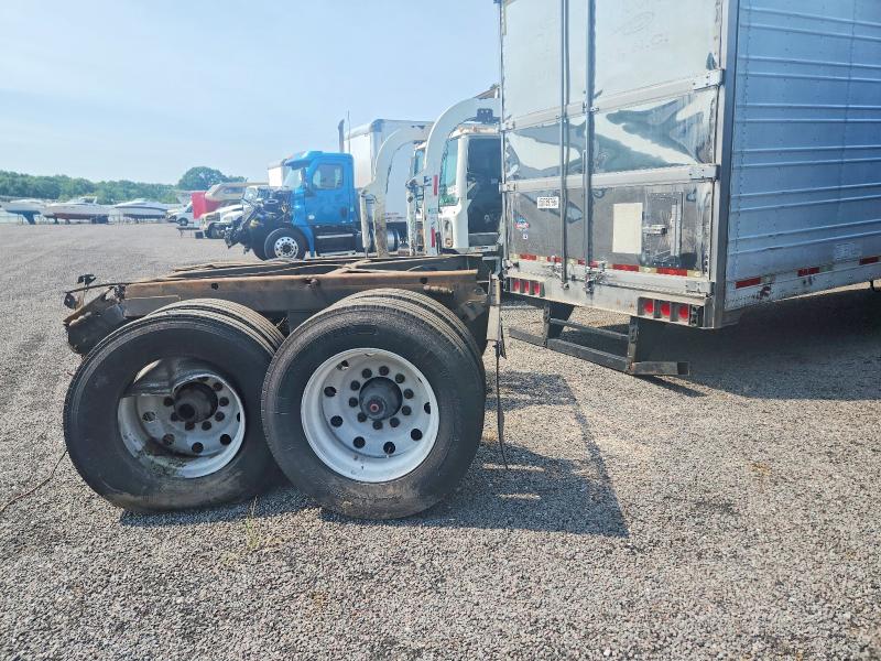 58759796 :رقم المزاد ، 1UYVS25398M318817 vin ، 2008 Utility Trailer Trailer مزاد بيع