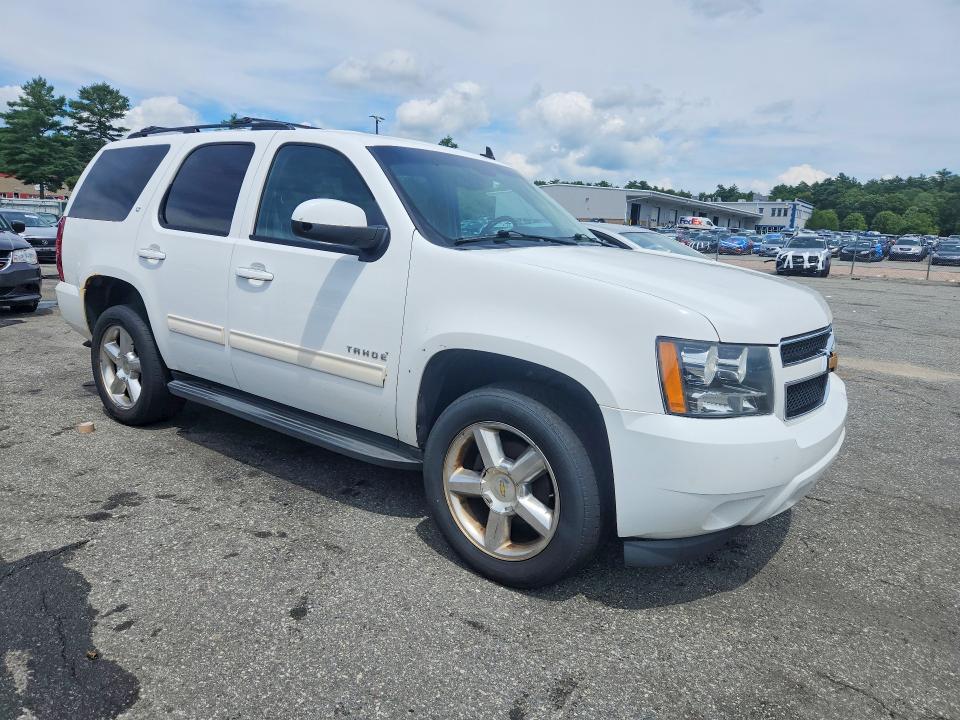 60850606 :رقم المزاد ، 1GNSKBE06ER238369 vin ، 2014 Chevrolet Tahoe مزاد بيع