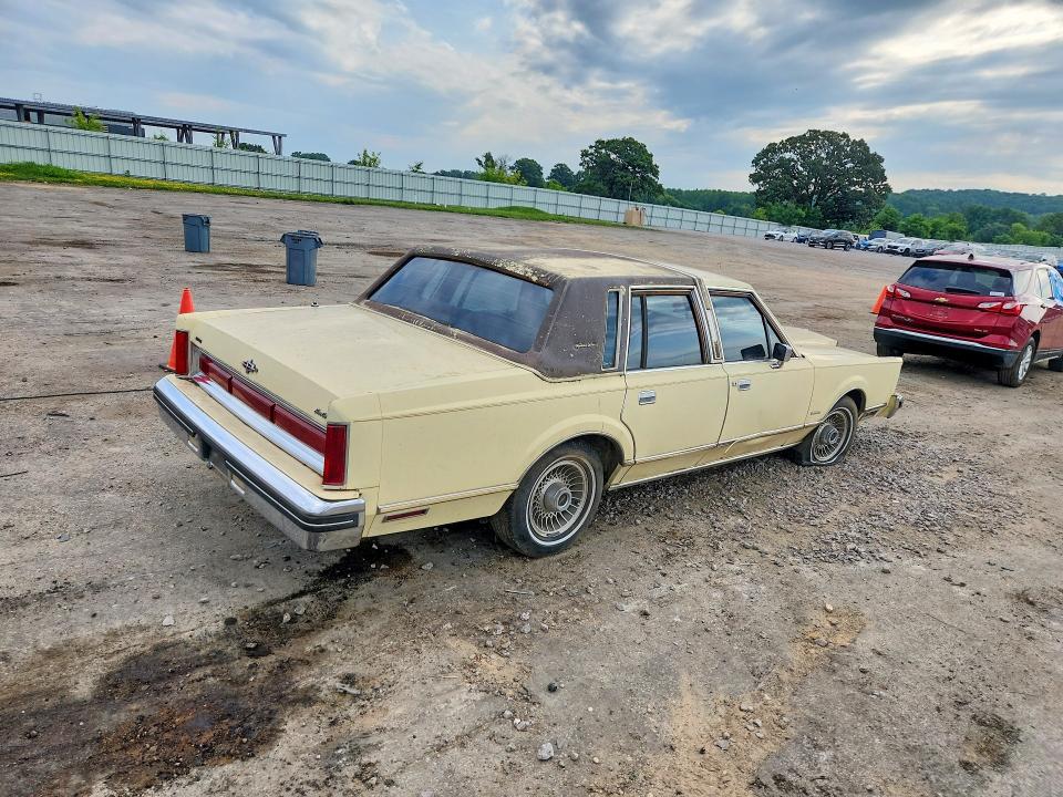 60298446 :رقم المزاد ، 1LNBP94F3BY612359 vin ، 1981 Lincoln Town Car مزاد بيع