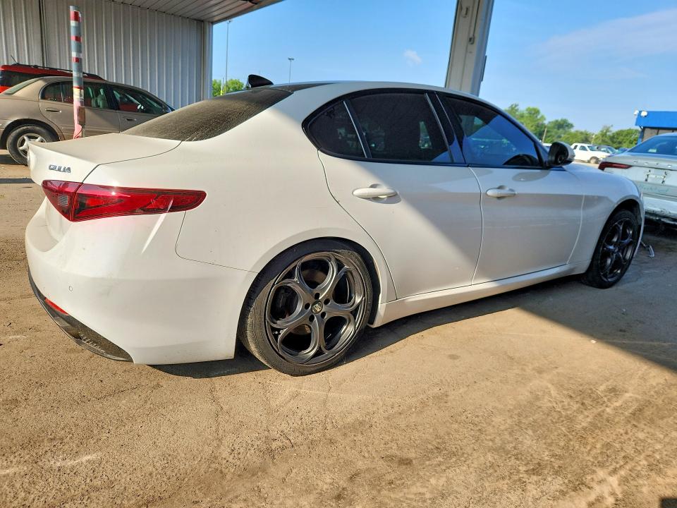 2017 Alfa Romeo Giulia მანქანა იყიდება აუქციონზე, vin: ZARFAEEN6H7549302, აუქციონის ნომერი: 60394726