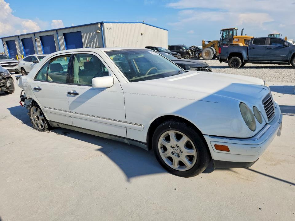 60191396 :رقم المزاد ، WDBJF65H0XA878292 vin ، 1999 Mercedes-benz E مزاد بيع