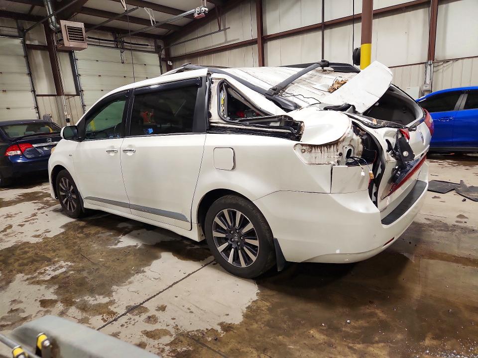 2018 Toyota Sienna მანქანა იყიდება აუქციონზე, vin: 5TDDZ3DC1JS194968, აუქციონის ნომერი: 60919476