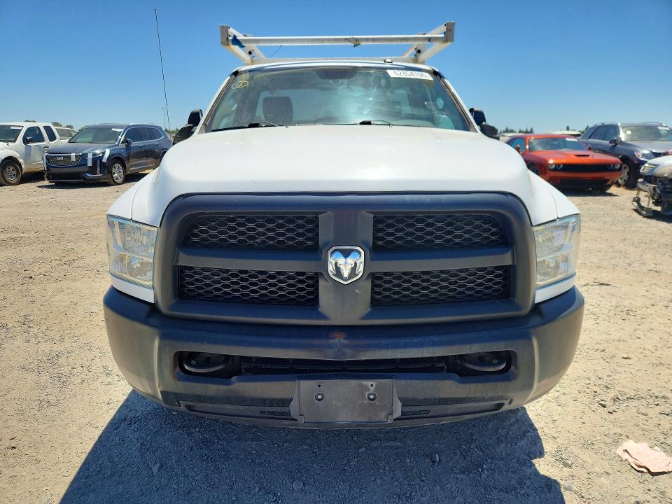 62854196 :رقم المزاد ، 3C7WR4AJ6JG356211 vin ، 2018 Ram 2500 مزاد بيع