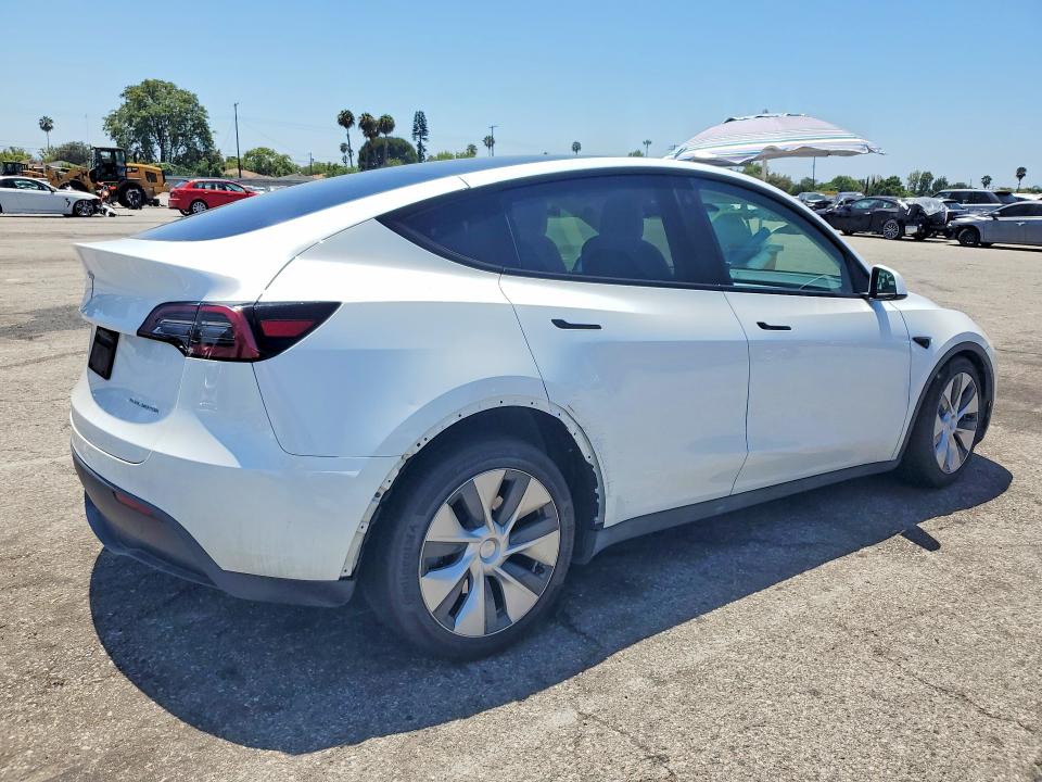 Auction sale of the 2023 Tesla Model Y, vin: 7SAYGDEEXPF630262, lot number: 62603326