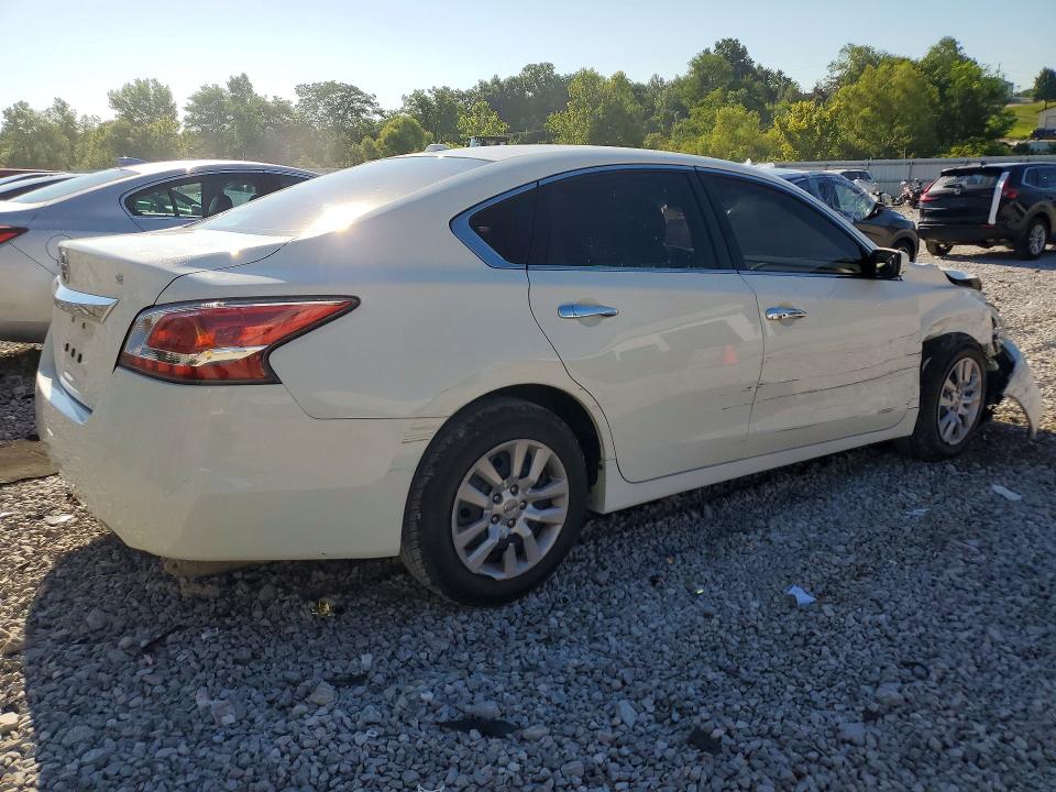 Продажа на аукционе авто 2015 Nissan Altima, vin: 1N4AL3AP1FN864078, номер лота: 61000186