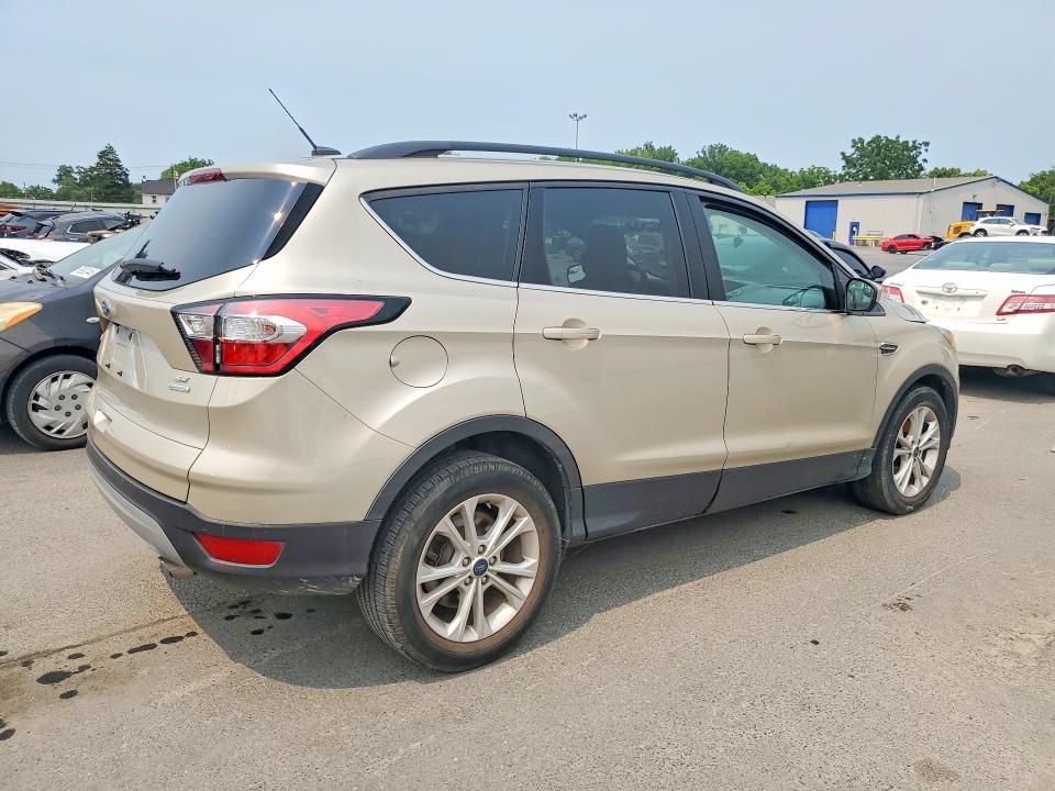 Продаж на аукціоні авто 2018 Ford Escape, vin: 1FMCU0GD7JUC12491, номер лоту: 61110996