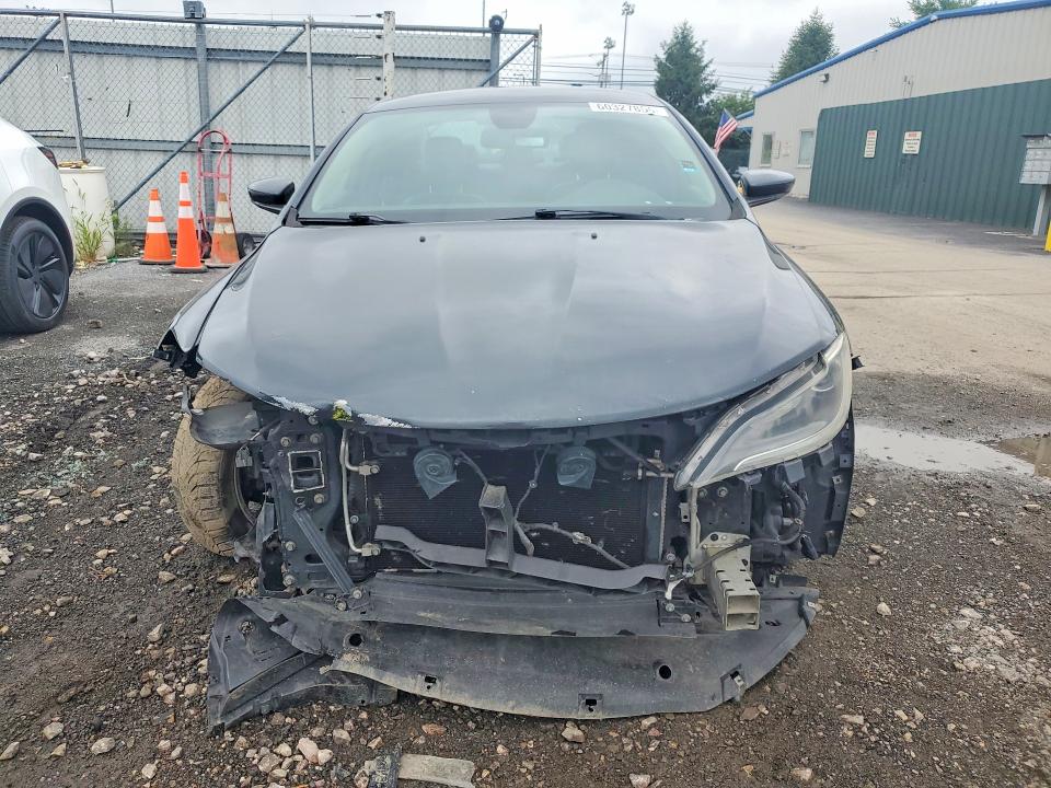 60327856 :رقم المزاد ، 1C3CCCAB5HN507551 vin ، 2017 Chrysler 200 مزاد بيع
