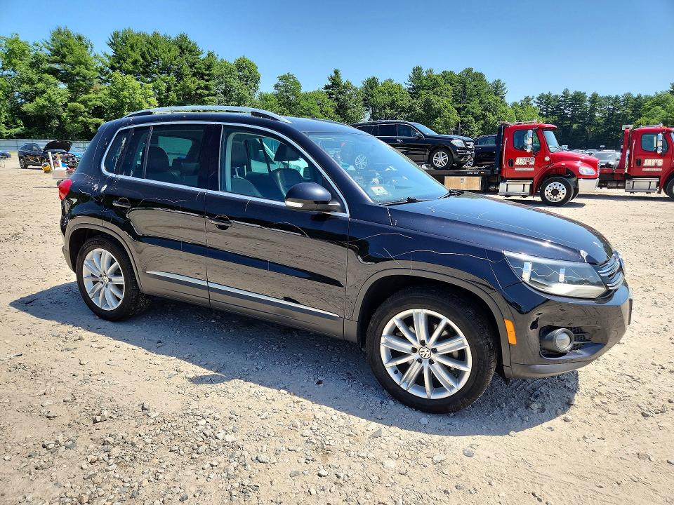 2013 Volkswagen Tiguan მანქანა იყიდება აუქციონზე, vin: WVGBV3AX8DW074661, აუქციონის ნომერი: 59367056
