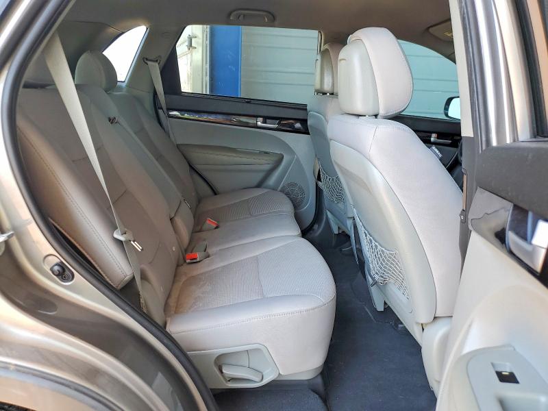 62610266 :رقم المزاد ، 5XYKT4A6XFG602515 vin ، 2015 Kia Sorento مزاد بيع
