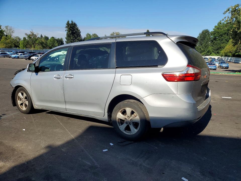 63215856 :رقم المزاد ، 5TDKK3DC9FS587006 vin ، 2015 Toyota Sienna مزاد بيع
