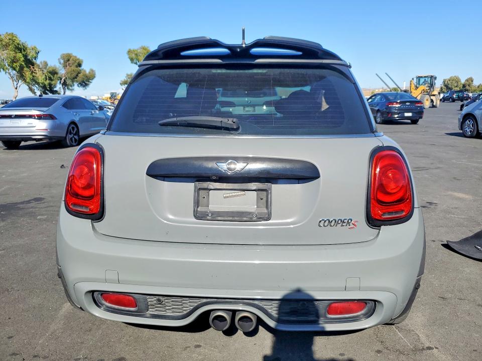 2015 Mini Cooper მანქანა იყიდება აუქციონზე, vin: WMWXP7C50F2A33216, აუქციონის ნომერი: 60878656