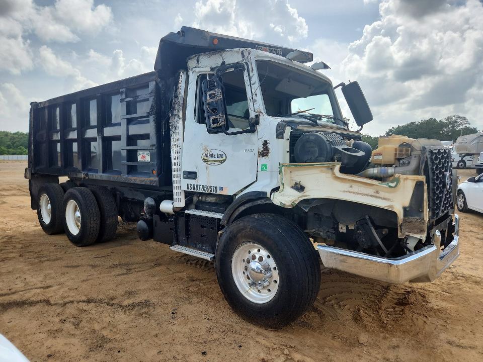 Продаж на аукціоні авто 2022 Volvo Vhd, vin: 4V5KC9EH6NN303099, номер лоту: 97686045