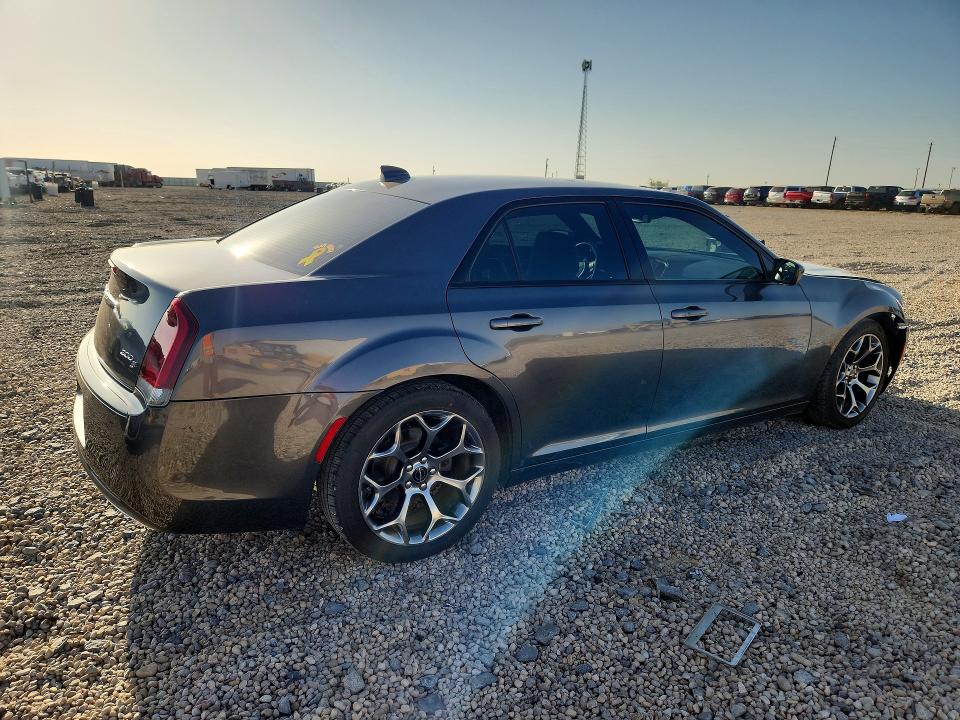 Продаж на аукціоні авто 2018 Chrysler 300, vin: 2C3CCABG8JH142795, номер лоту: 61995016