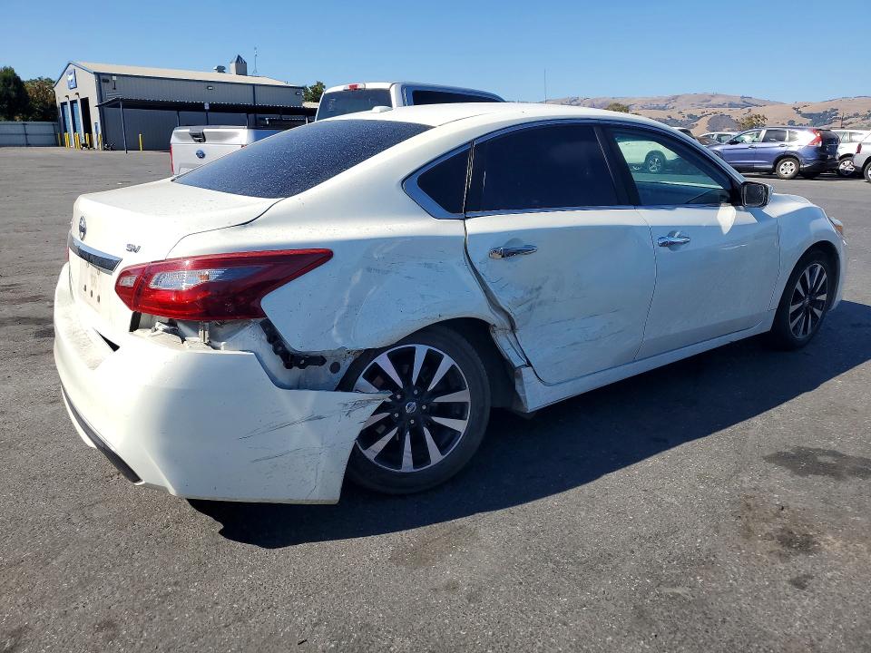 Продаж на аукціоні авто 2018 Nissan Altima, vin: 1N4AL3AP9JC163826, номер лоту: 60428986
