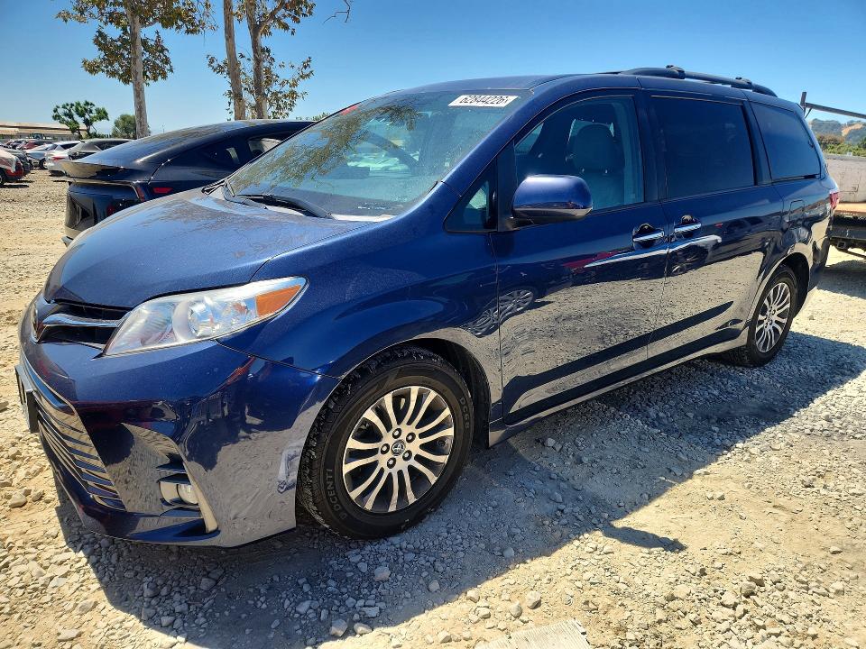 Продажа на аукционе авто 2018 Toyota Sienna, vin: 5TDYZ3DC8JS928331, номер лота: 62844226