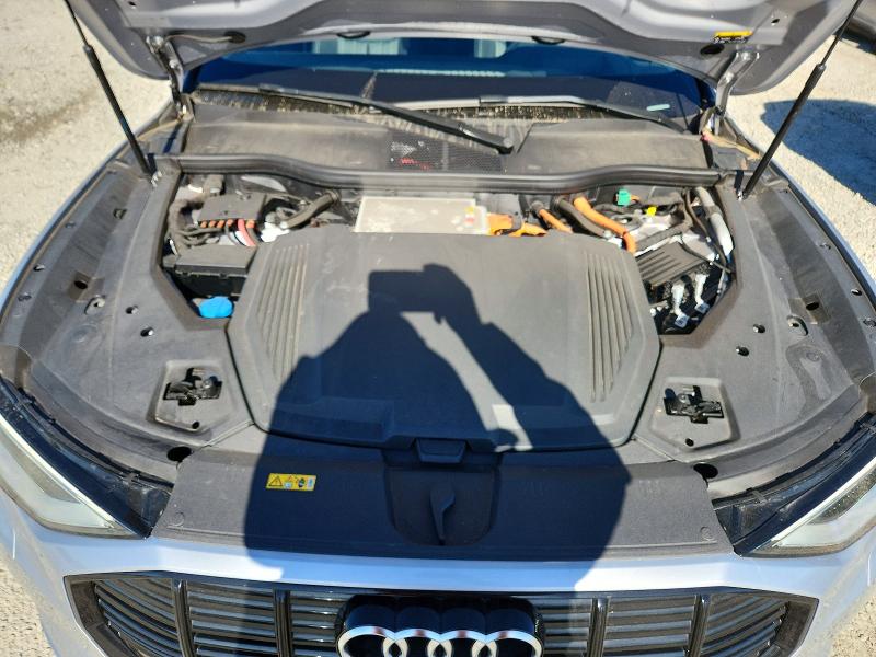 Продажа на аукционе авто 2021 Audi E-tron, vin: WA1VABGEXMB010720, номер лота: 63200066