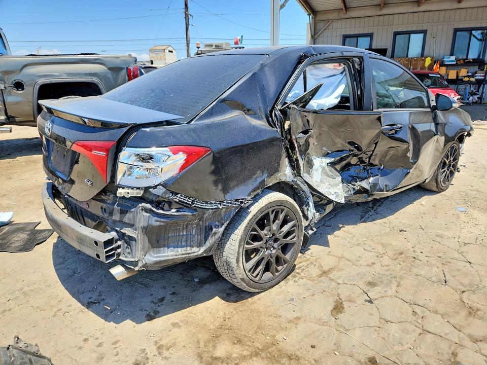 61162316 :رقم المزاد ، 5YFBURHE8HP577930 vin ، 2017 Toyota Corolla مزاد بيع