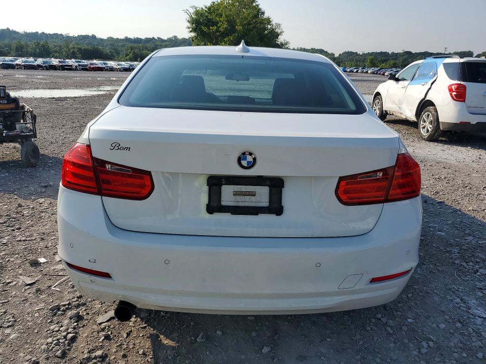 62629506 :رقم المزاد ، WBA3C3G56FNT51771 vin ، 2015 Bmw 320 مزاد بيع