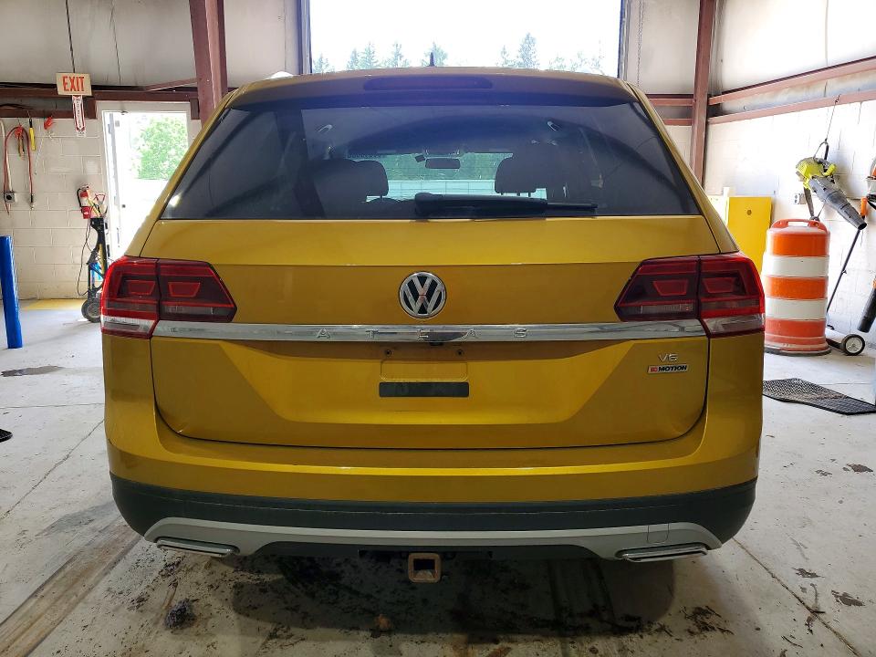Продажа на аукционе авто 2018 Volkswagen Atlas, vin: 1V2GR2CA2JC526312, номер лота: 58819006