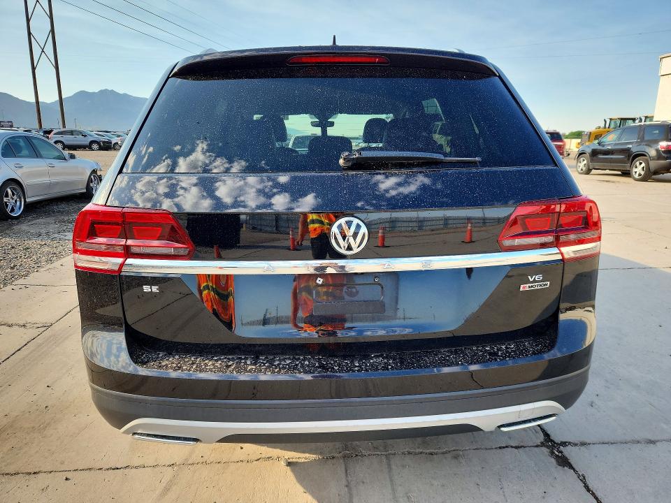 Продажа на аукционе авто 2018 Volkswagen Atlas, vin: 1V2LR2CA8JC514745, номер лота: 62979336