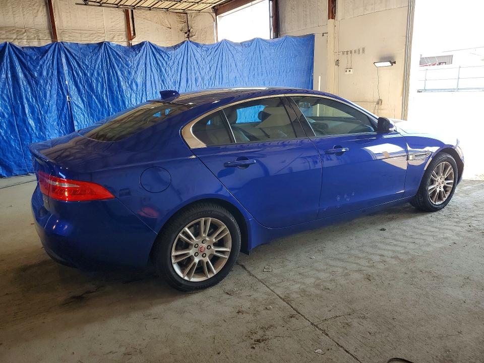 63198816 :رقم المزاد ، SAJAJ4BN5HA976672 vin ، 2017 Jaguar Xe مزاد بيع