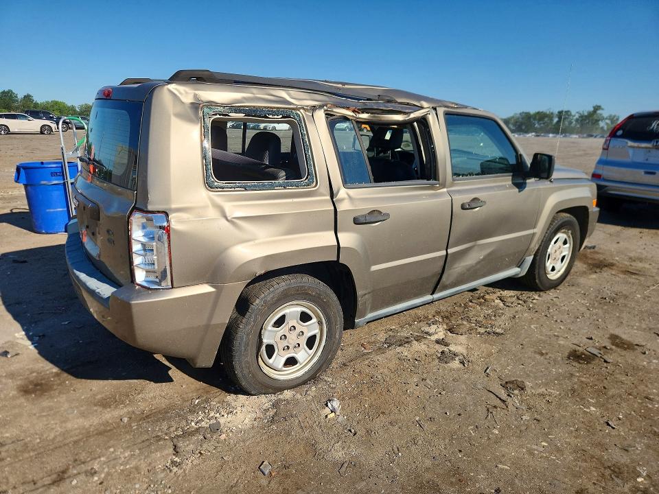 63073096 :رقم المزاد ، 1J8FF28W48D511429 vin ، 2008 Jeep Patriot مزاد بيع