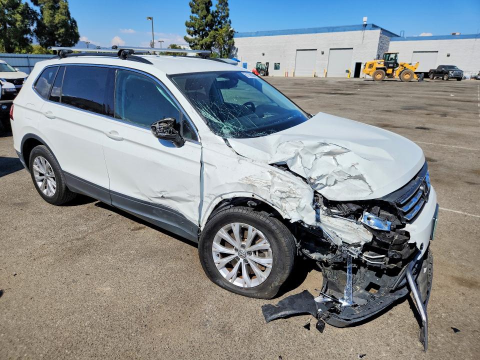 61166206 :رقم المزاد ، 3VV3B7AX8KM024589 vin ، 2019 Volkswagen Tiguan مزاد بيع