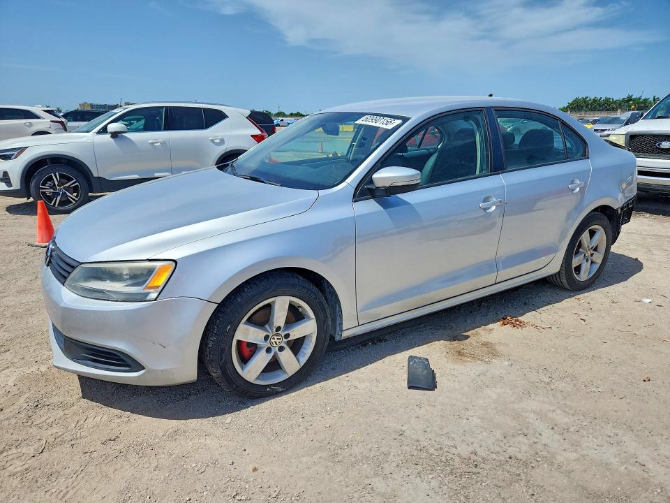 60990156 :رقم المزاد ، 3VWLL7AJ4CM082964 vin ، 2012 Volkswagen Jetta مزاد بيع