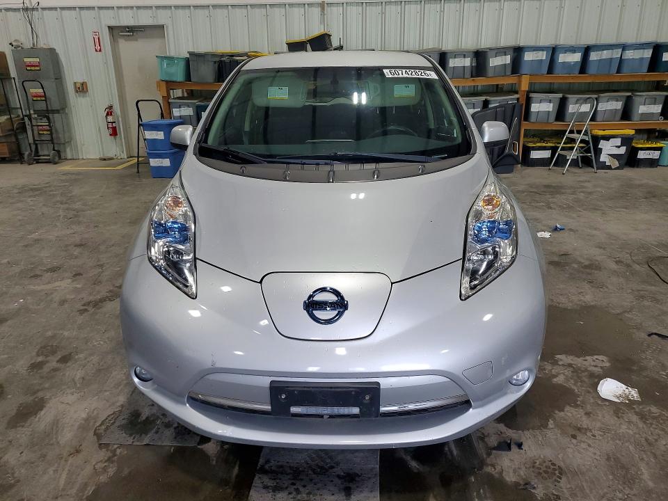 60742826 :رقم المزاد ، 1N4AZ0CP6FC305194 vin ، 2015 Nissan Leaf مزاد بيع