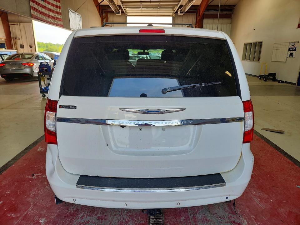 60922786 :رقم المزاد ، 2A4RR8DG1BR759679 vin ، 2011 Chrysler Town & Country مزاد بيع