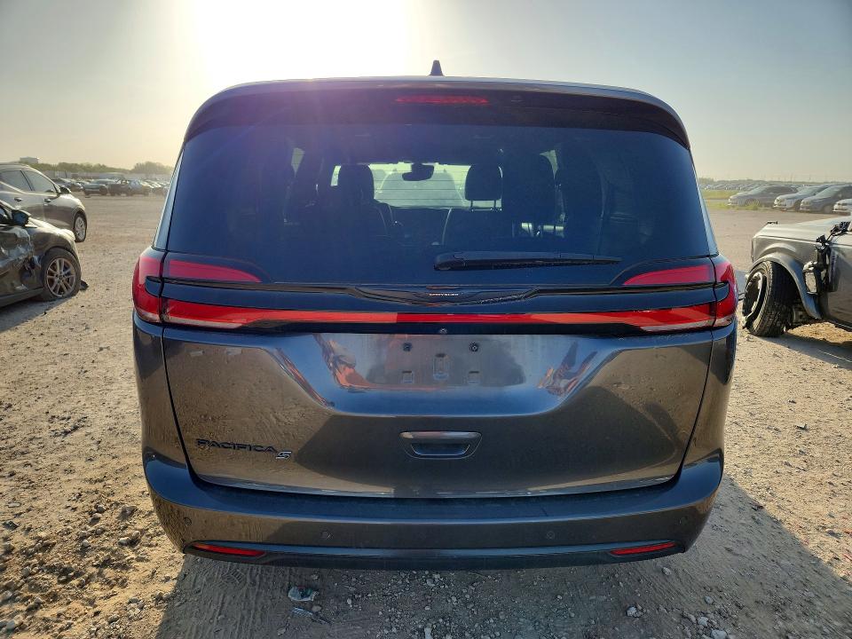 61337666 :رقم المزاد ، 2C4RC1BG2MR572200 vin ، 2021 Chrysler Pacifica مزاد بيع