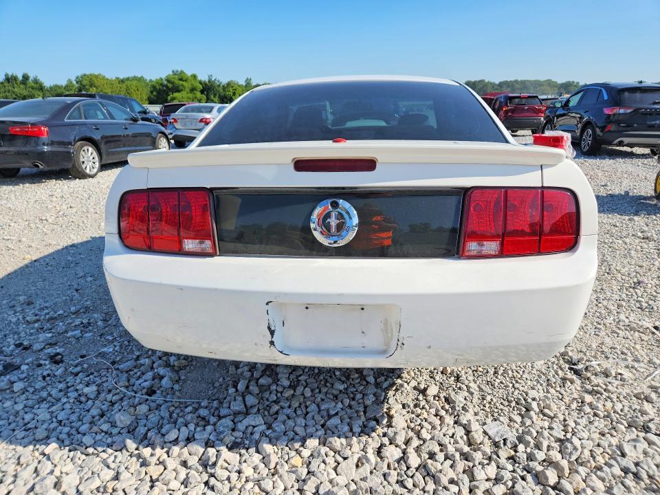 62232726 :رقم المزاد ، 1ZVFT80N975359045 vin ، 2007 Ford Mustang مزاد بيع