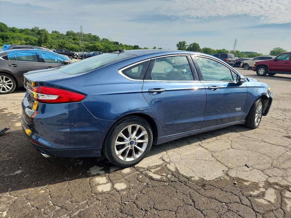 63285616 :رقم المزاد ، 3FA6P0PU9JR105772 vin ، 2018 Ford Fusion مزاد بيع