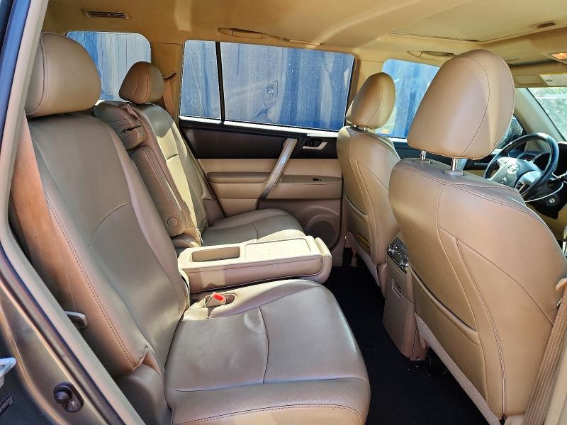 62060986 :رقم المزاد ، 5TDBK3EH5BS070502 vin ، 2011 Toyota Highlander مزاد بيع