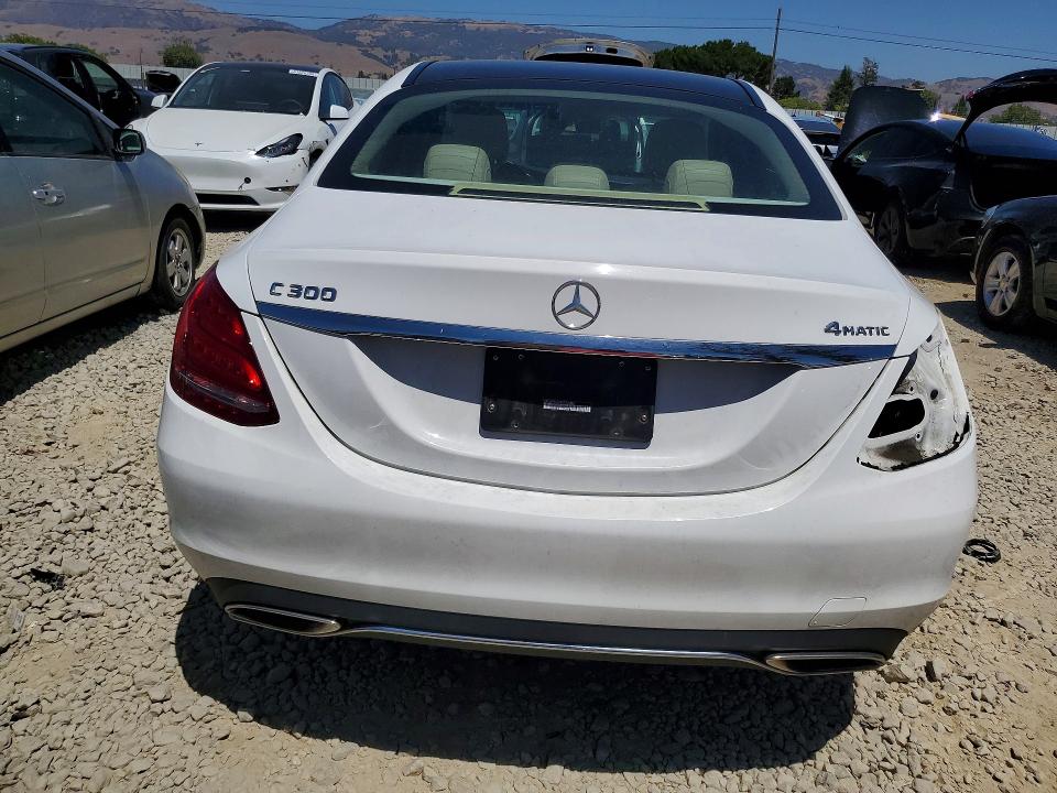 Продажа на аукционе авто 2015 Mercedes-benz C, vin: 55SWF4KB4FU032487, номер лота: 61565536