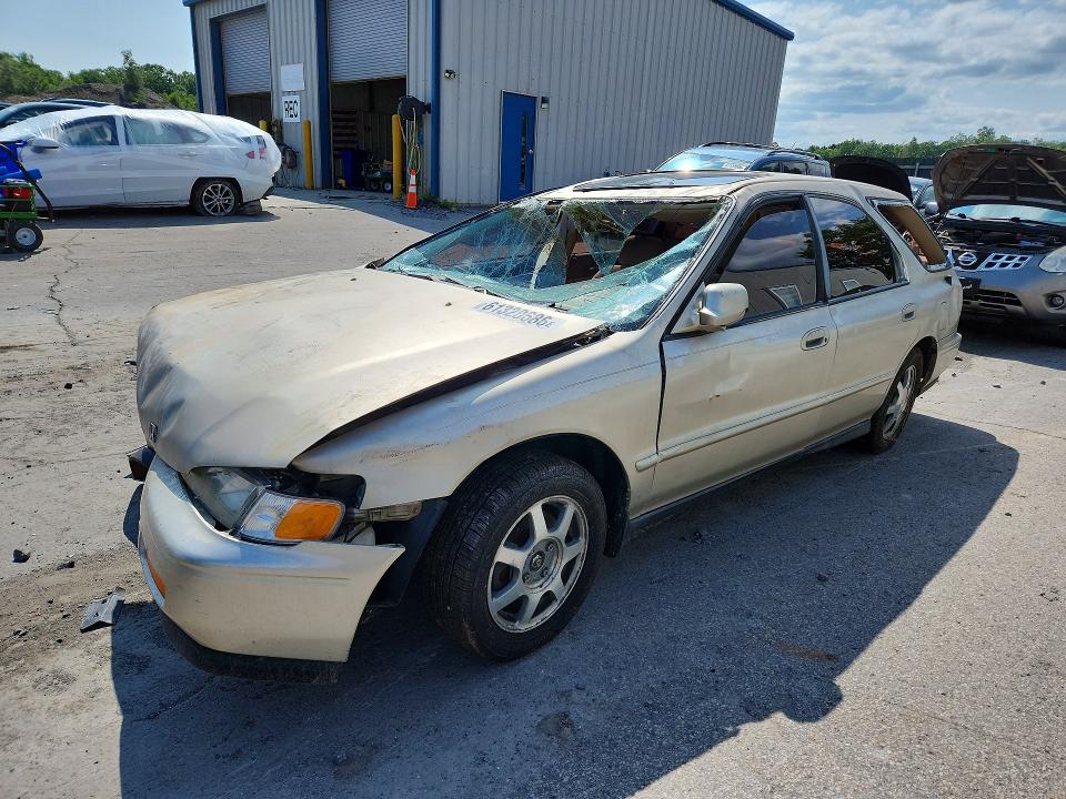 1995 Honda Accord მანქანა იყიდება აუქციონზე, vin: 1HGCE1892SA004217, აუქციონის ნომერი: 61320686