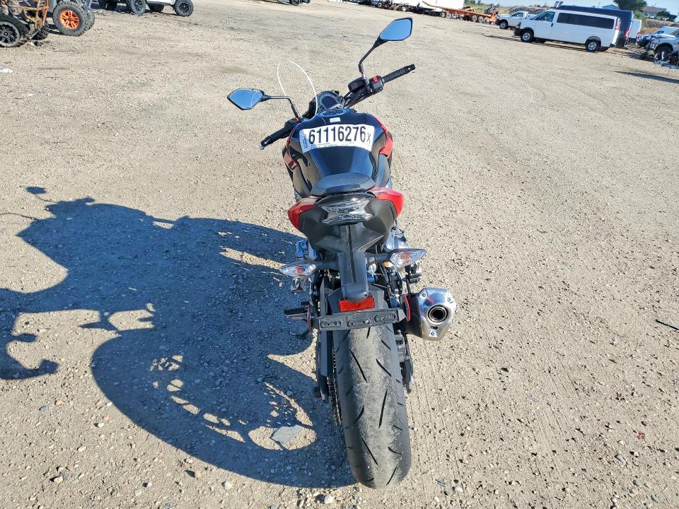 61116276 :رقم المزاد ، JKAZR2B11JA006958 vin ، 2018 Kawasaki Zr900 مزاد بيع