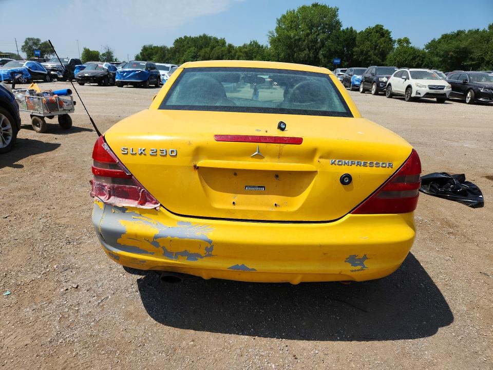 62404546 :رقم المزاد ، WDBKK47F0YF161962 vin ، 2000 Mercedes-benz Slk مزاد بيع
