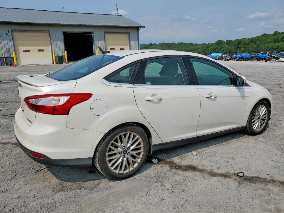 62477196 :رقم المزاد ، 1FADP3J21EL416231 vin ، 2014 Ford Focus مزاد بيع