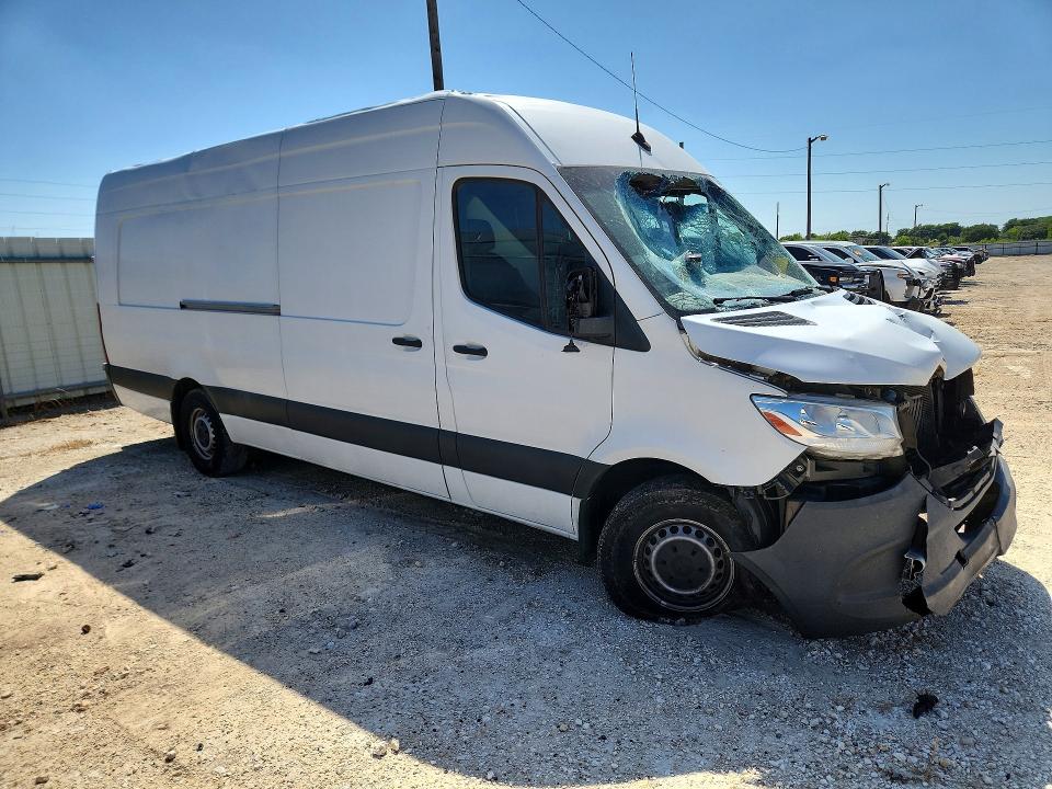 63683266 :رقم المزاد ، W1Y4DDHY1NT103307 vin ، 2022 Mercedes-benz Sprinter مزاد بيع
