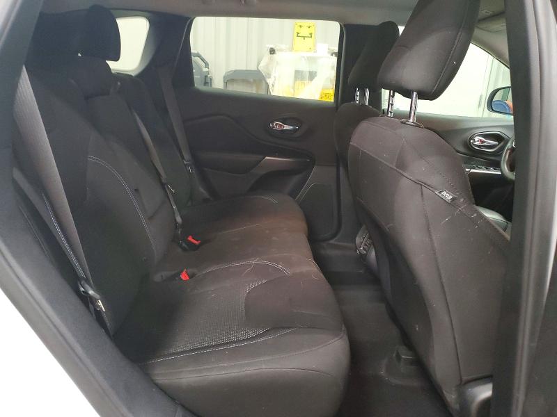 60204396 :رقم المزاد ، 1C4PJMCBXKD413104 vin ، 2019 Jeep Cherokee مزاد بيع