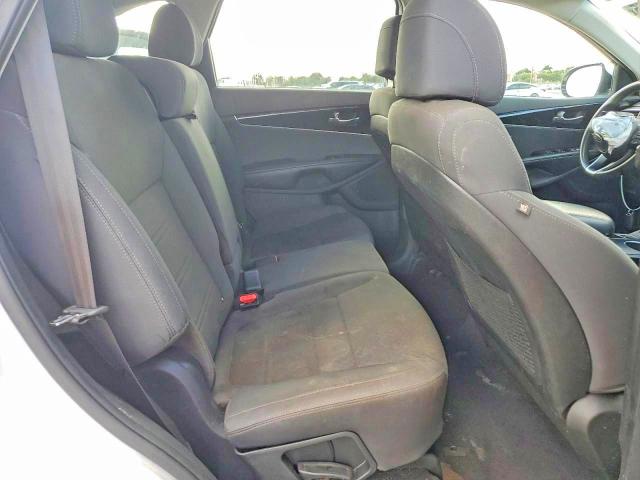 Продаж на аукціоні авто 2017 Kia Sorento, vin: 5XYPG4A36HG235745, номер лоту: 61640206