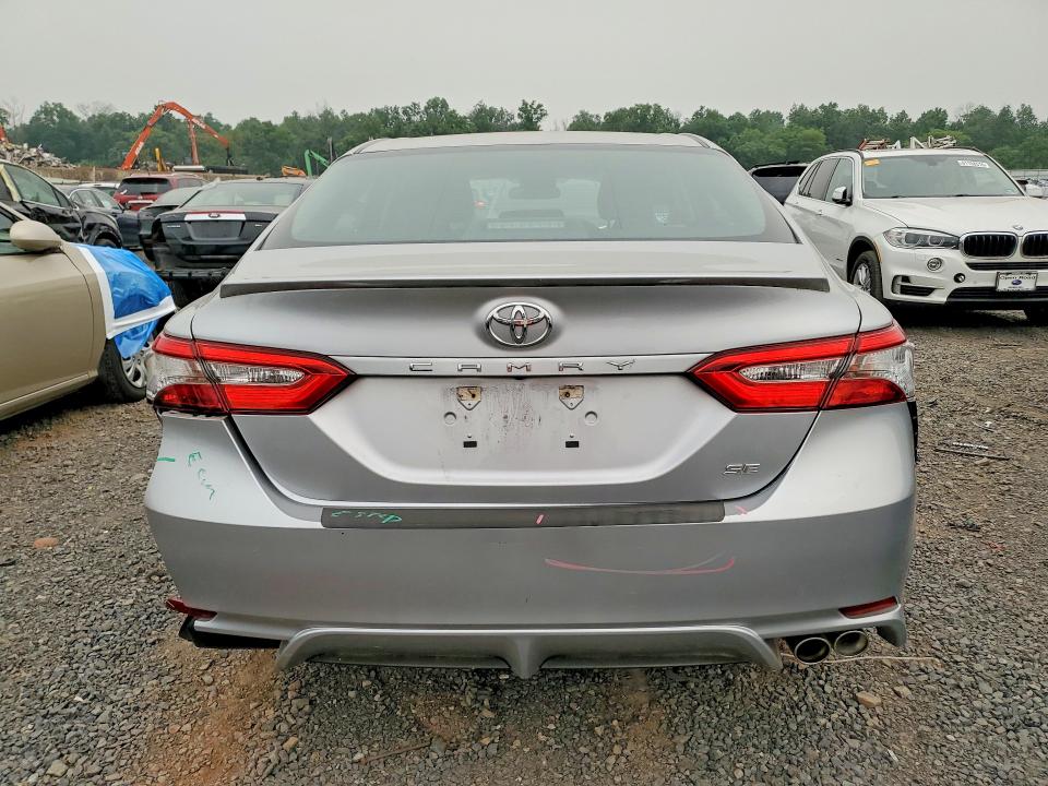 Продаж на аукціоні авто 2018 Toyota Camry, vin: 4T1B11HK9JU677510, номер лоту: 61469936