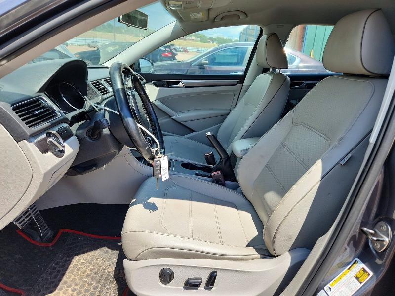 59846786 :رقم المزاد ، 1VWDT7A36HC044148 vin ، 2017 Volkswagen Passat مزاد بيع
