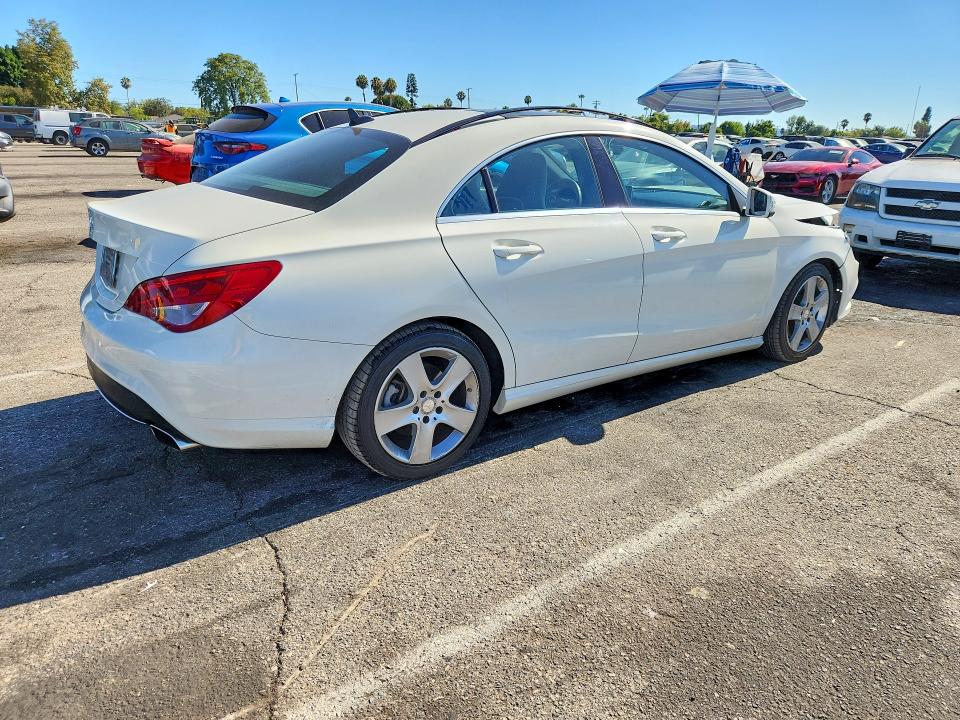 Продажа на аукционе авто 2015 Mercedes-benz Cla, vin: WDDSJ4EB0FN221767, номер лота: 61800686