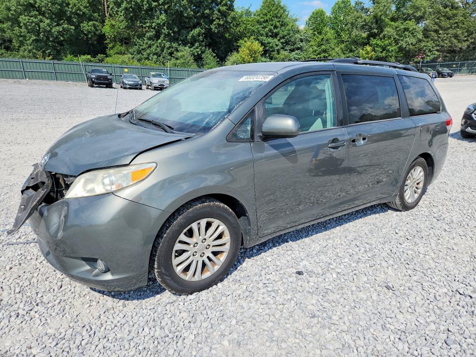 60324756 :رقم المزاد ، 5TDYK3DC2CS239702 vin ، 2012 Toyota Sienna مزاد بيع