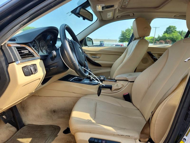 59228266 :رقم المزاد ، WBA3C3C58FK200535 vin ، 2015 Bmw 320 مزاد بيع