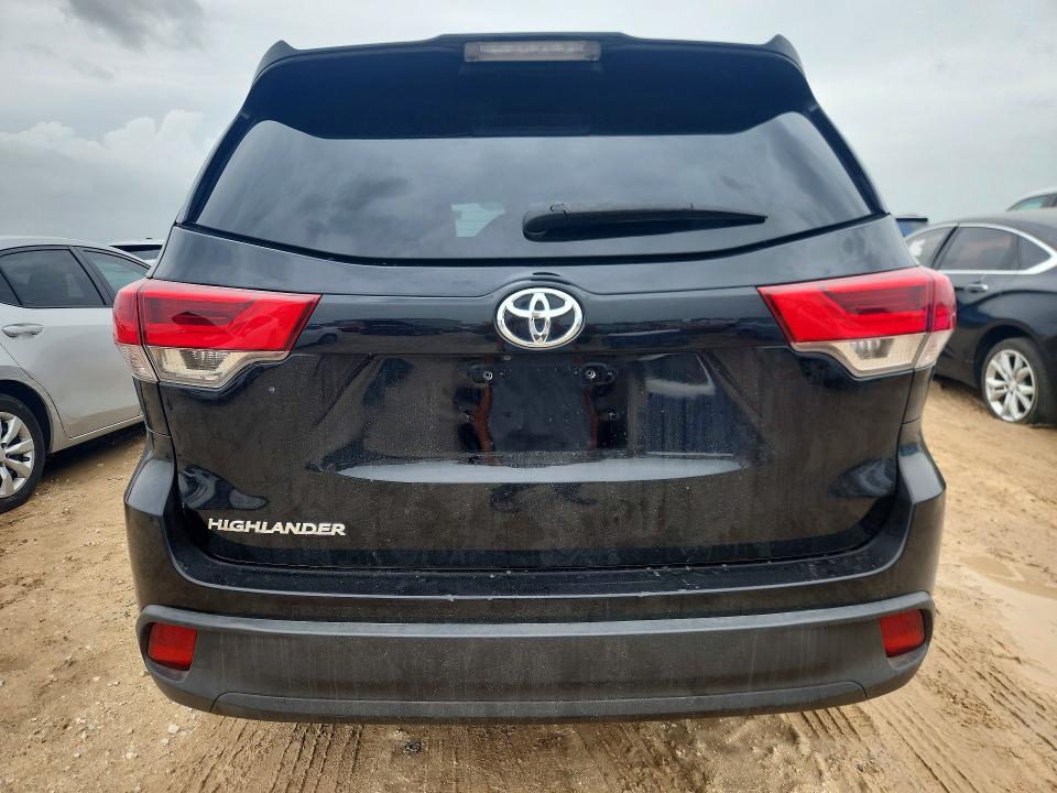 Продажа на аукционе авто 2018 Toyota Highlander, vin: 5TDZZRFH0JS243630, номер лота: 61201126